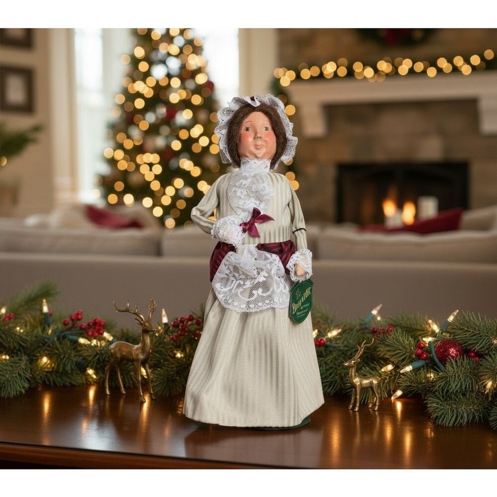 Byers Choice Caroler Mrs Fezziwig 2001 Christmas Figurine Dickens Village